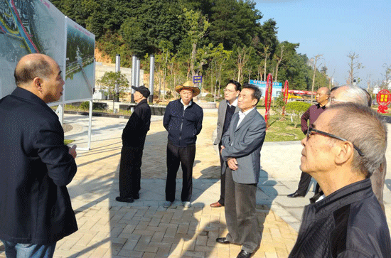 县政协开展重阳节敬老活动